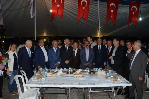 Kemal Kılıçdaroğlu, Pazarcı Esnafıyla İftarda Buluştu