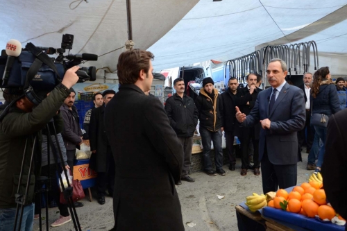 Oda Başkanı Mesut Şengün Sanayi mahallesi perşembe pazarını ziyaret etti.