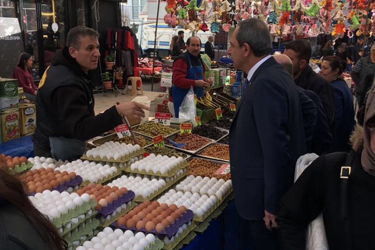 Oda Başkanımız Mesut Şengün Avcılar Çarşamba pazarı esnafını ziyaret etti.